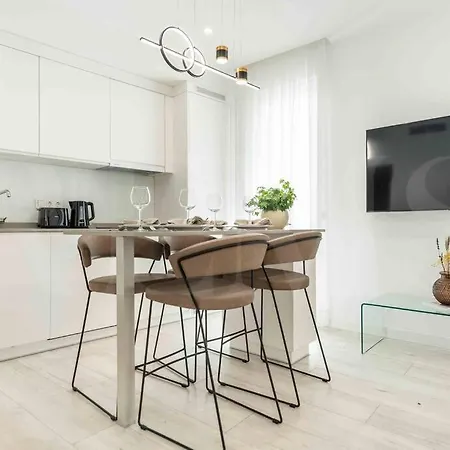 Apartment Tranquil & Bright With Parking By Rems Malaga