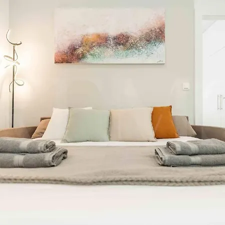 Tranquil & Bright With Parking By Rems Appartement
