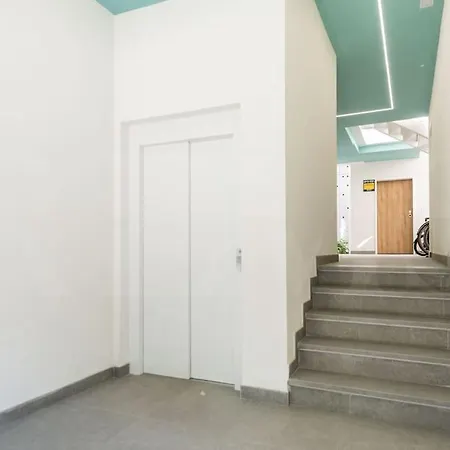 Tranquil & Bright With Parking By Rems Appartement